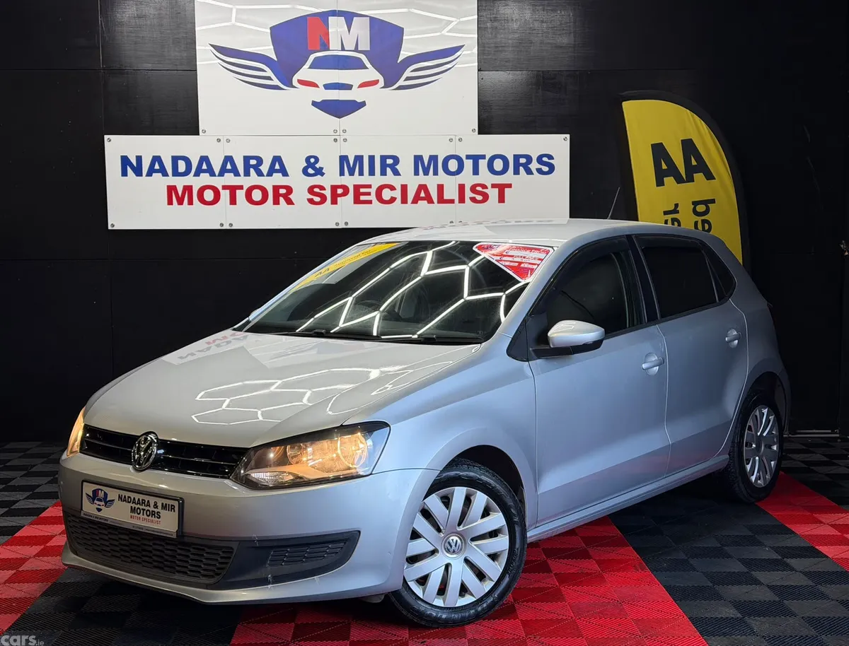 Volkswagen Polo Hatchback, Petrol, 2014, Silver