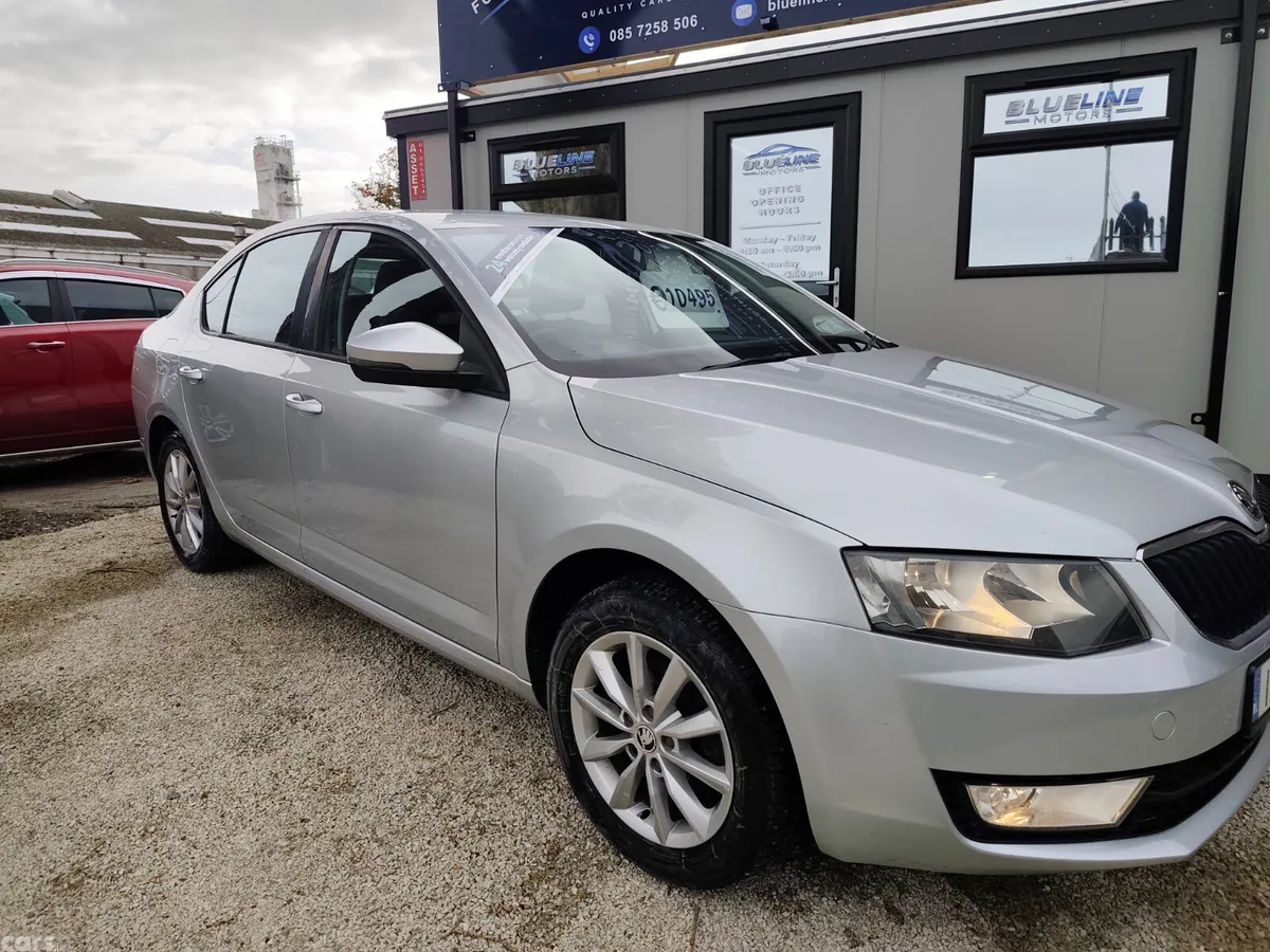 Skoda Octavia Saloon, Diesel, 2017, Grey