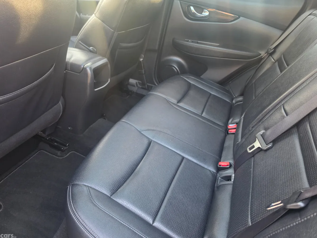 Nissan Qashqai MPV, Petrol, 2020, Black