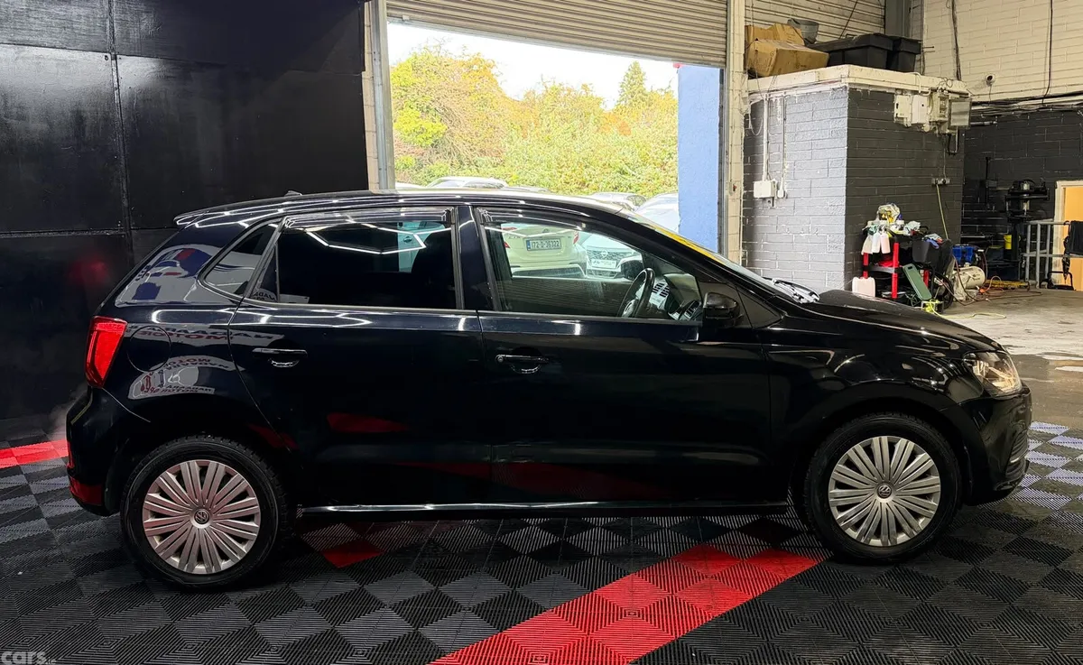 Volkswagen Polo Hatchback, Petrol, 2015, Black