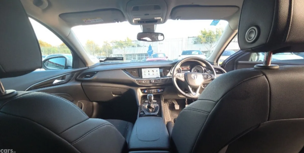 Vauxhall Insignia Hatchback, Diesel, 2017, Silver