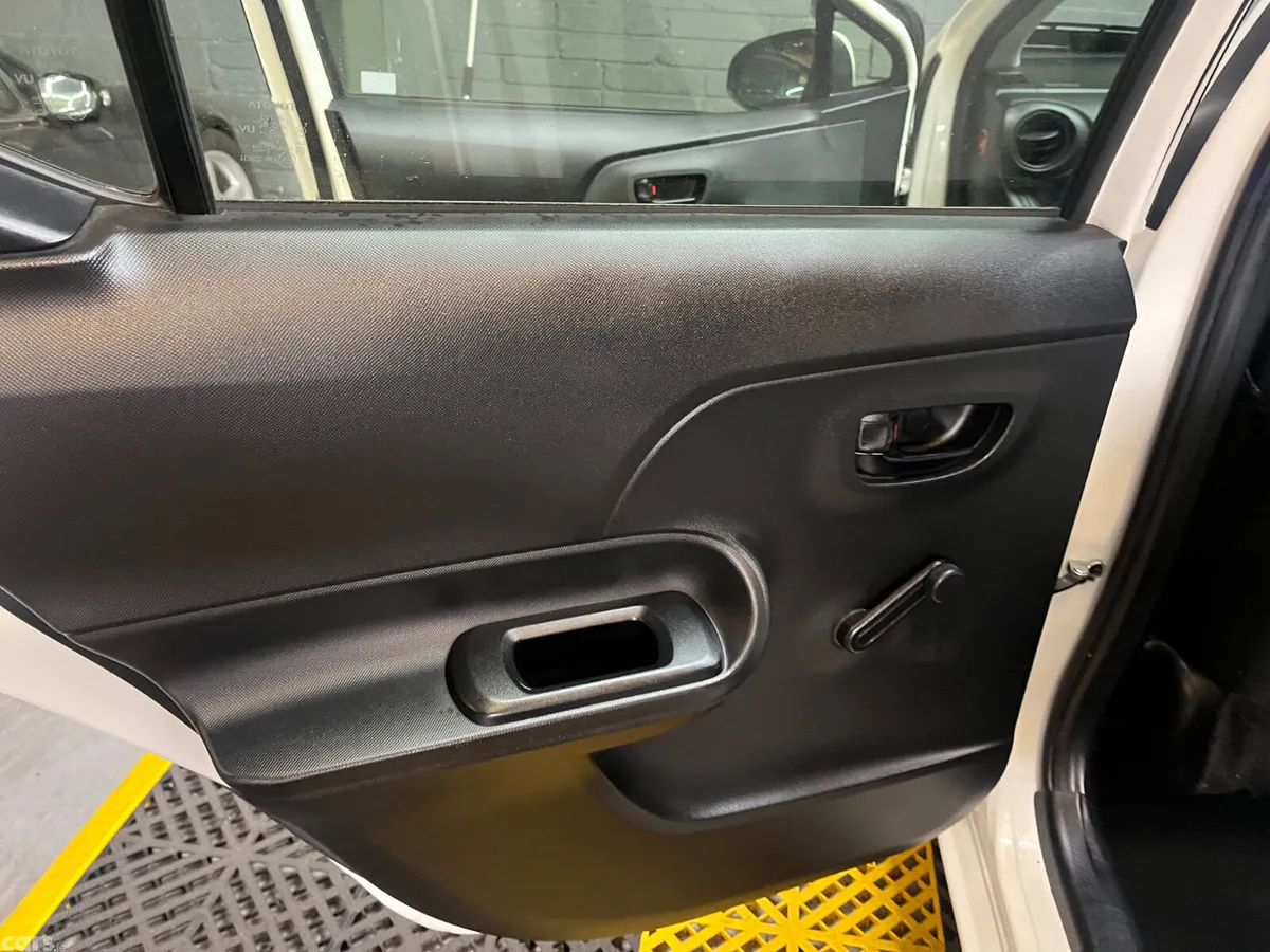 Toyota Aqua Hatchback, Petrol Hybrid, 2016, White