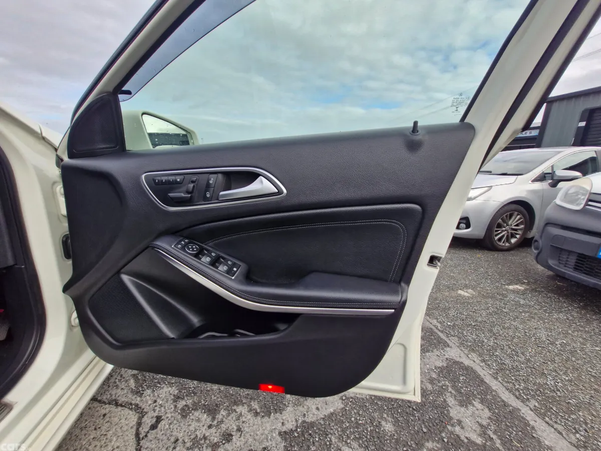 Mercedes-Benz A-Class Hatchback, Petrol, 2013, White