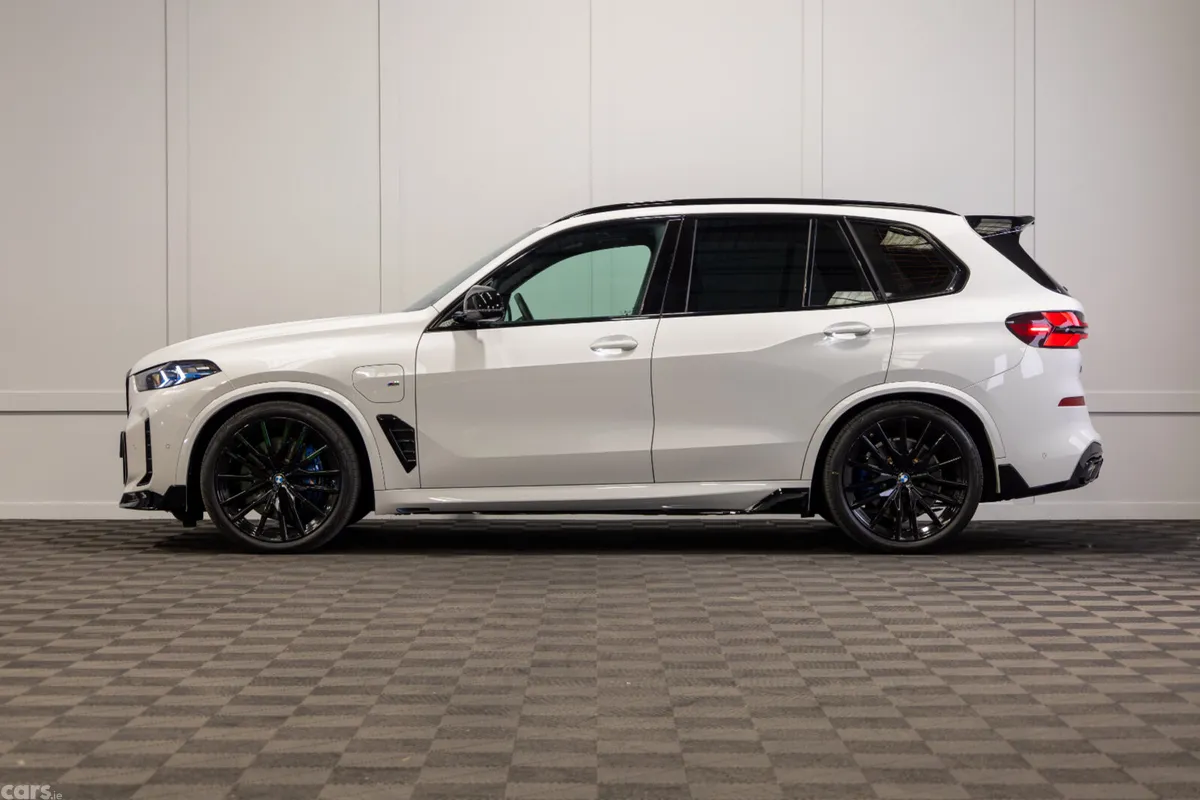 BMW X5 SUV, Petrol Plug-in Hybrid, 2025, White