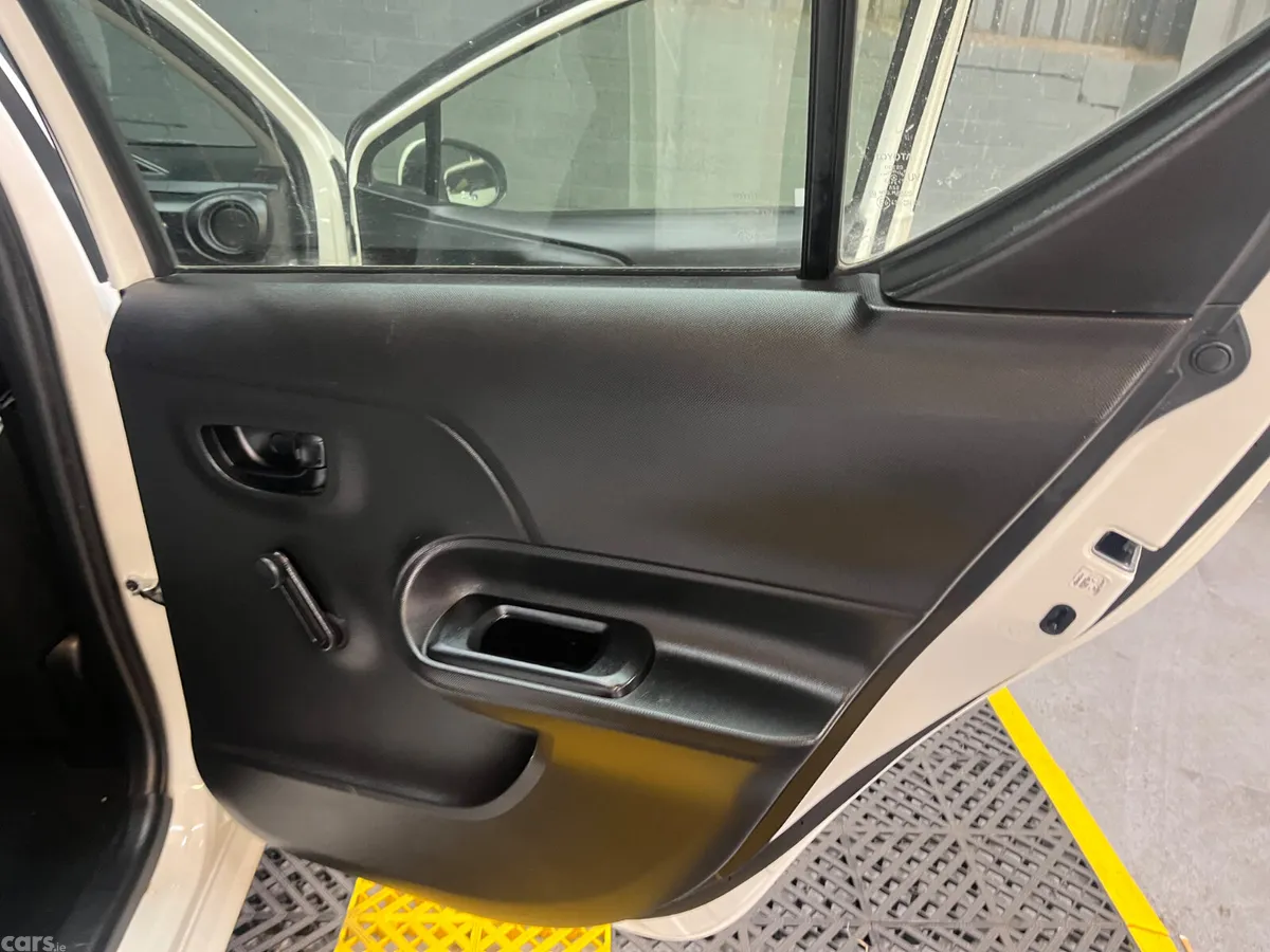 Toyota Aqua Hatchback, Petrol Hybrid, 2016, White
