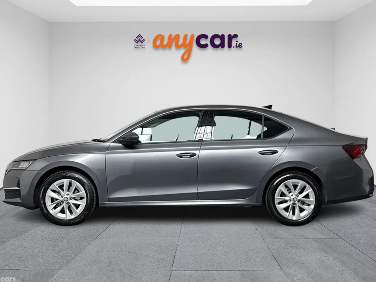 Skoda Octavia Saloon, Petrol, 2026, Grey