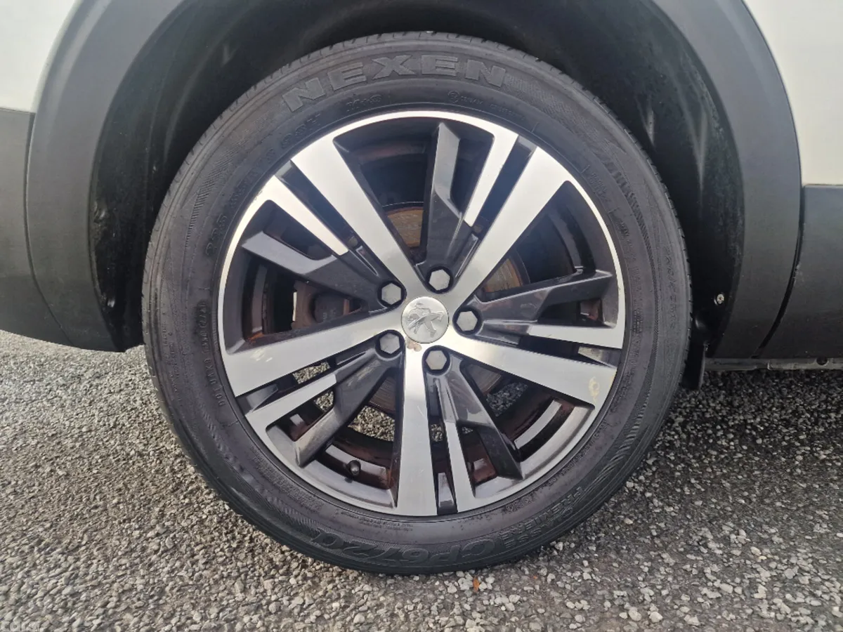 Peugeot 5008 MPV, Petrol, 2019, White