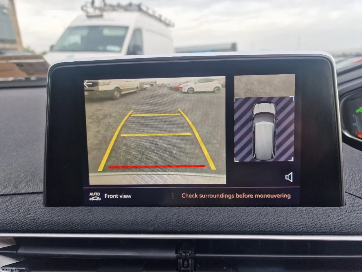 Peugeot 5008 MPV, Petrol, 2019, White