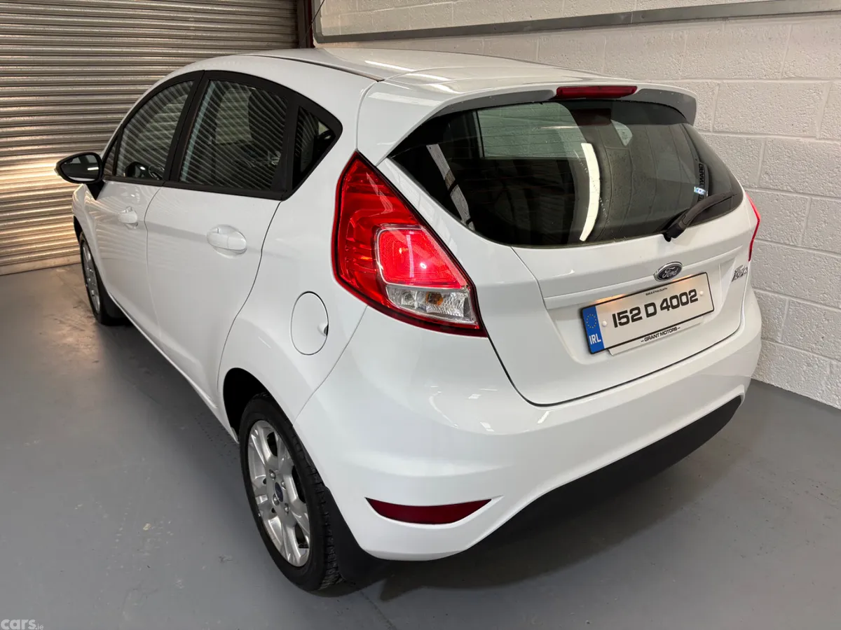 Ford Fiesta Hatchback, Petrol, 2015, White