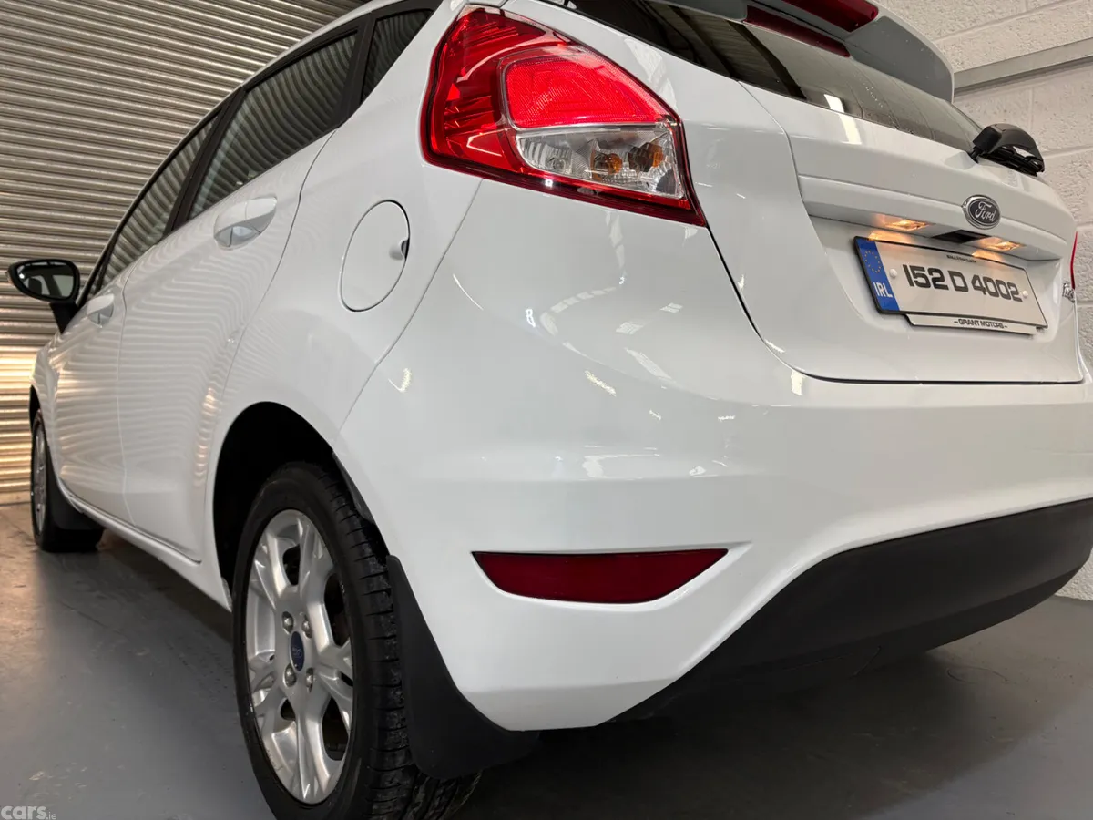 Ford Fiesta Hatchback, Petrol, 2015, White