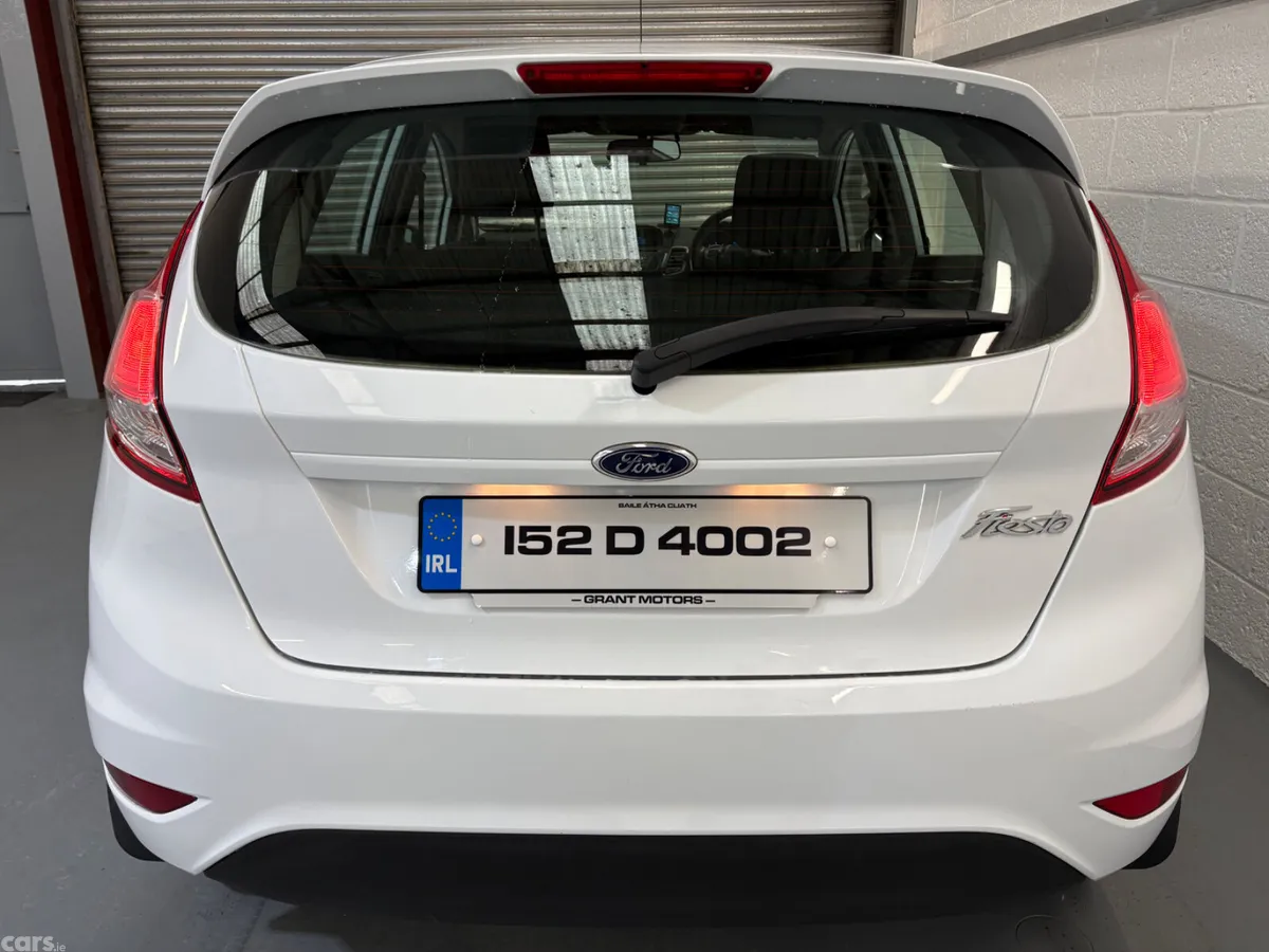 Ford Fiesta Hatchback, Petrol, 2015, White