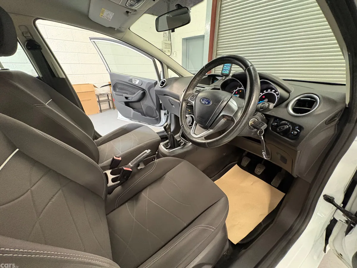Ford Fiesta Hatchback, Petrol, 2015, White