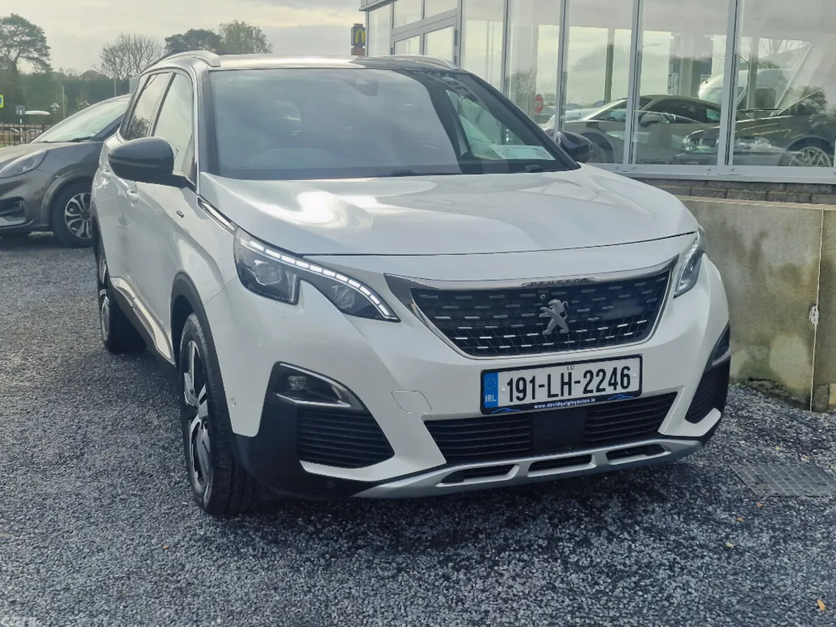 Peugeot 5008 MPV, Petrol, 2019, White