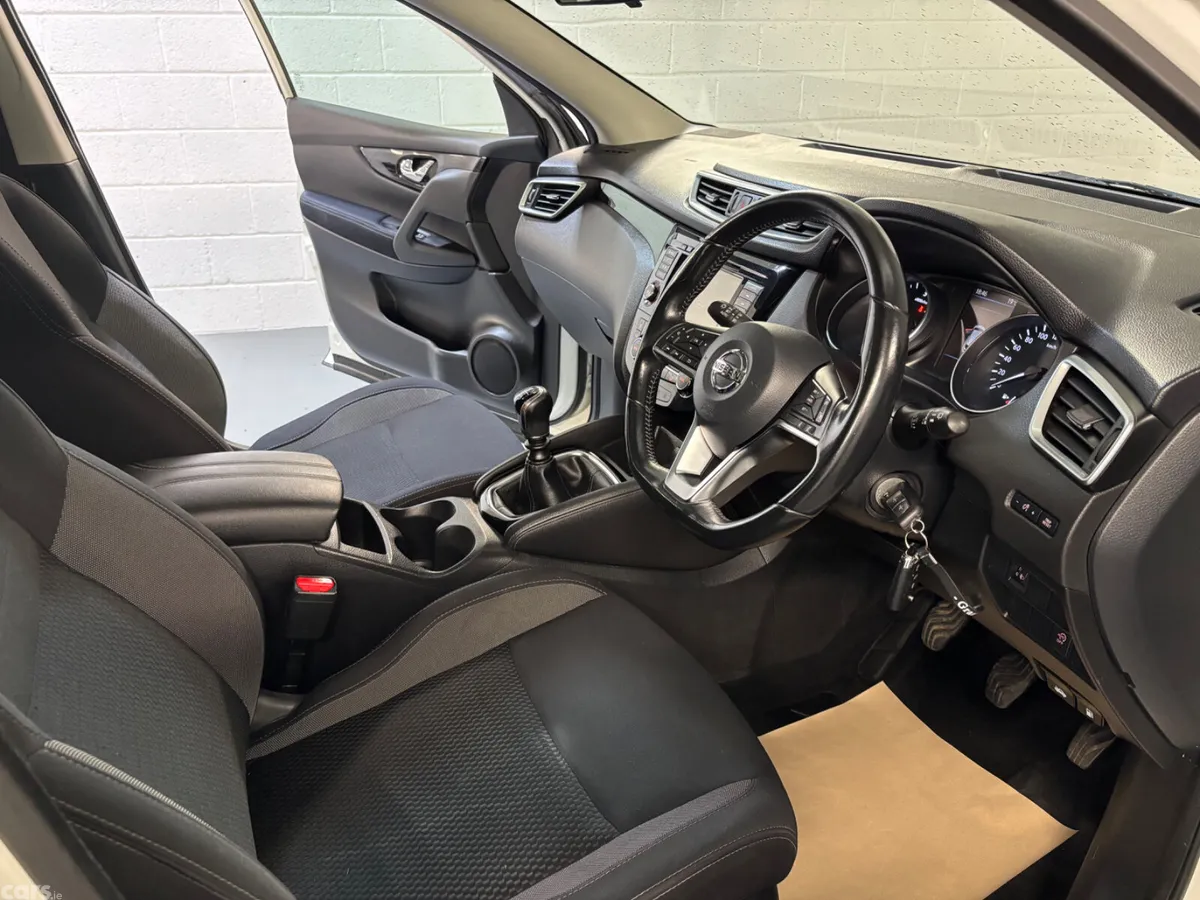 Nissan Qashqai MPV, Diesel, 2020, White