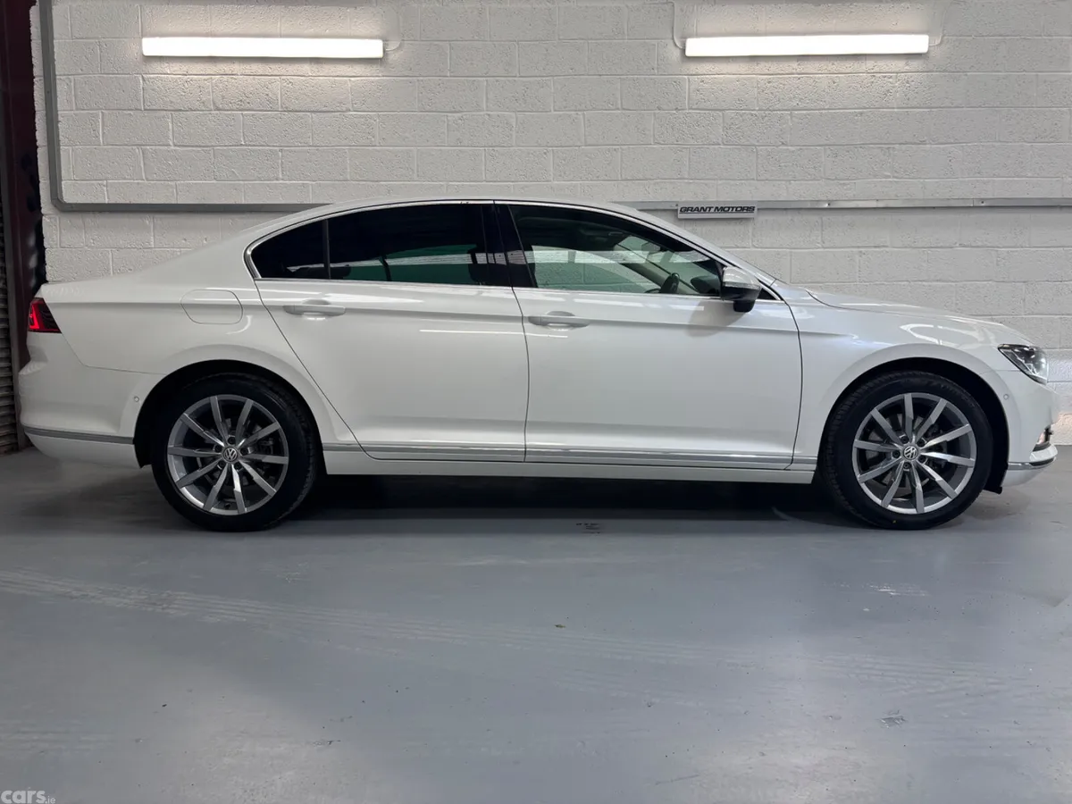 Volkswagen Passat Saloon, Petrol, 2018, White