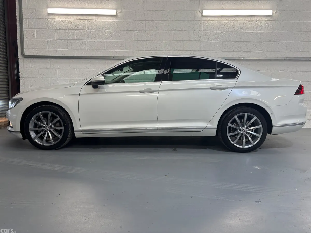 Volkswagen Passat Saloon, Petrol, 2018, White