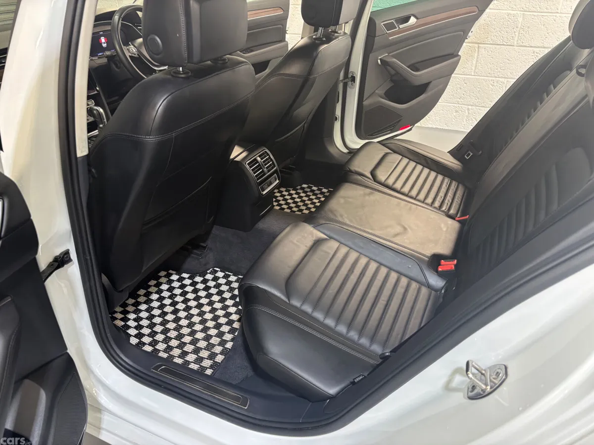 Volkswagen Passat Saloon, Petrol, 2018, White