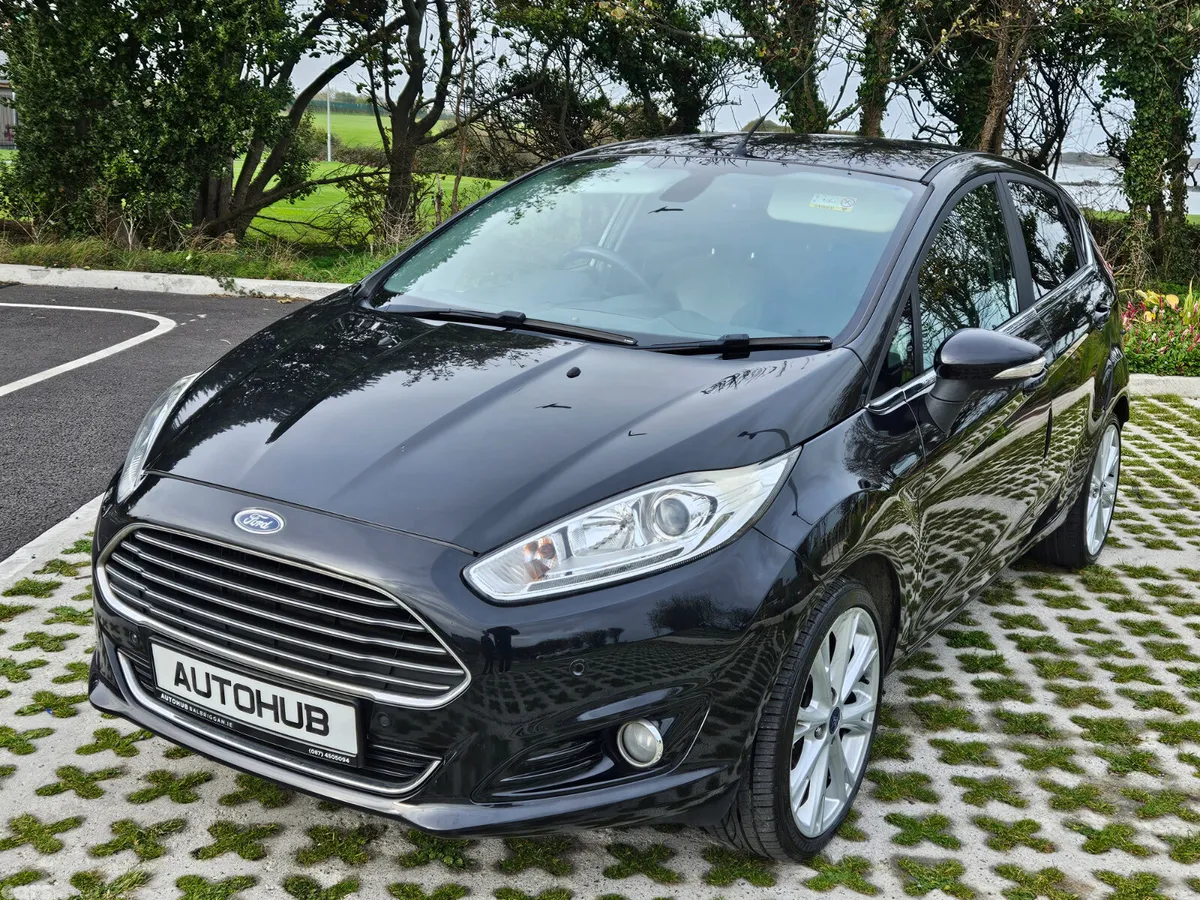 Ford Fiesta Hatchback, Petrol, 2014, Black