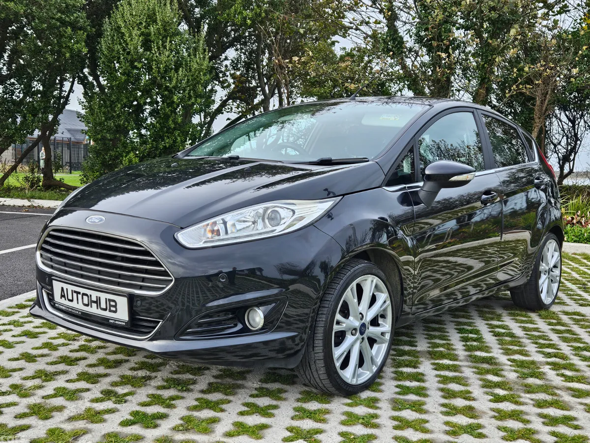 Ford Fiesta Hatchback, Petrol, 2014, Black