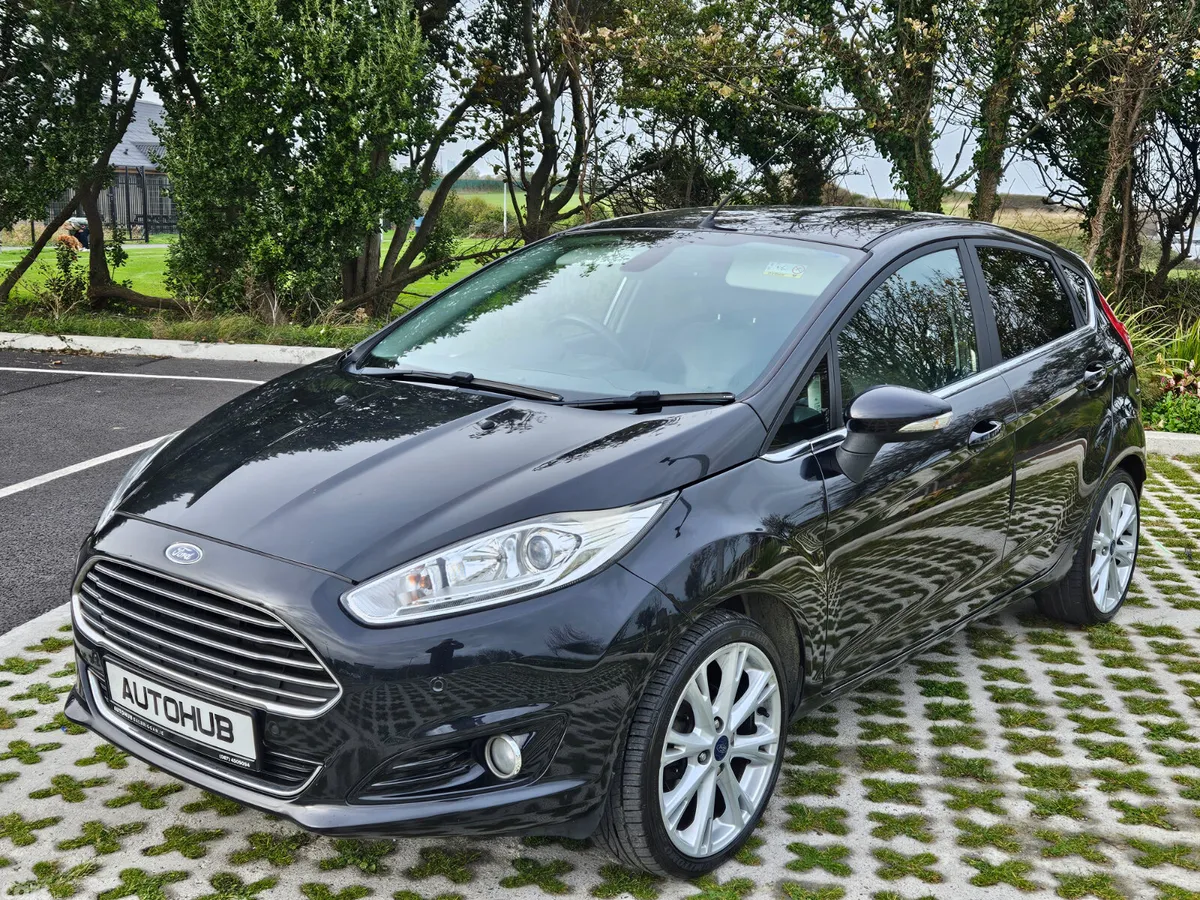 Ford Fiesta Hatchback, Petrol, 2014, Black