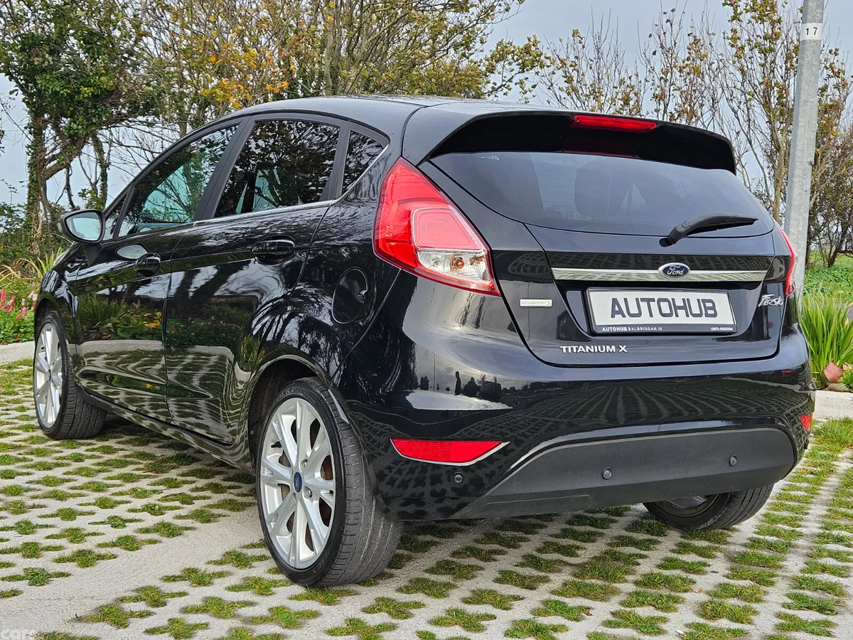 Ford Fiesta Hatchback, Petrol, 2014, Black