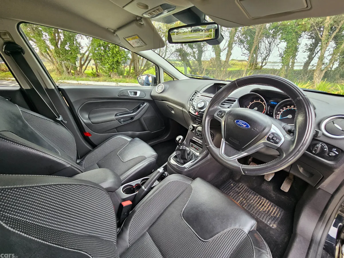 Ford Fiesta Hatchback, Petrol, 2014, Black