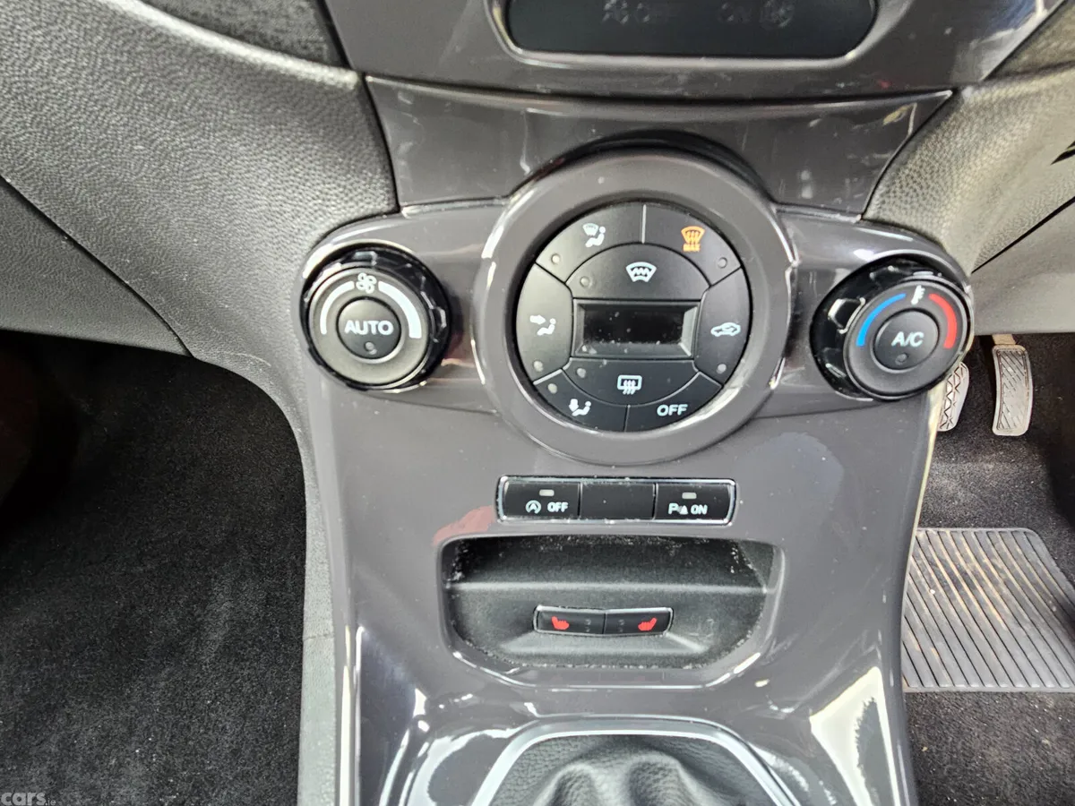 Ford Fiesta Hatchback, Petrol, 2014, Black