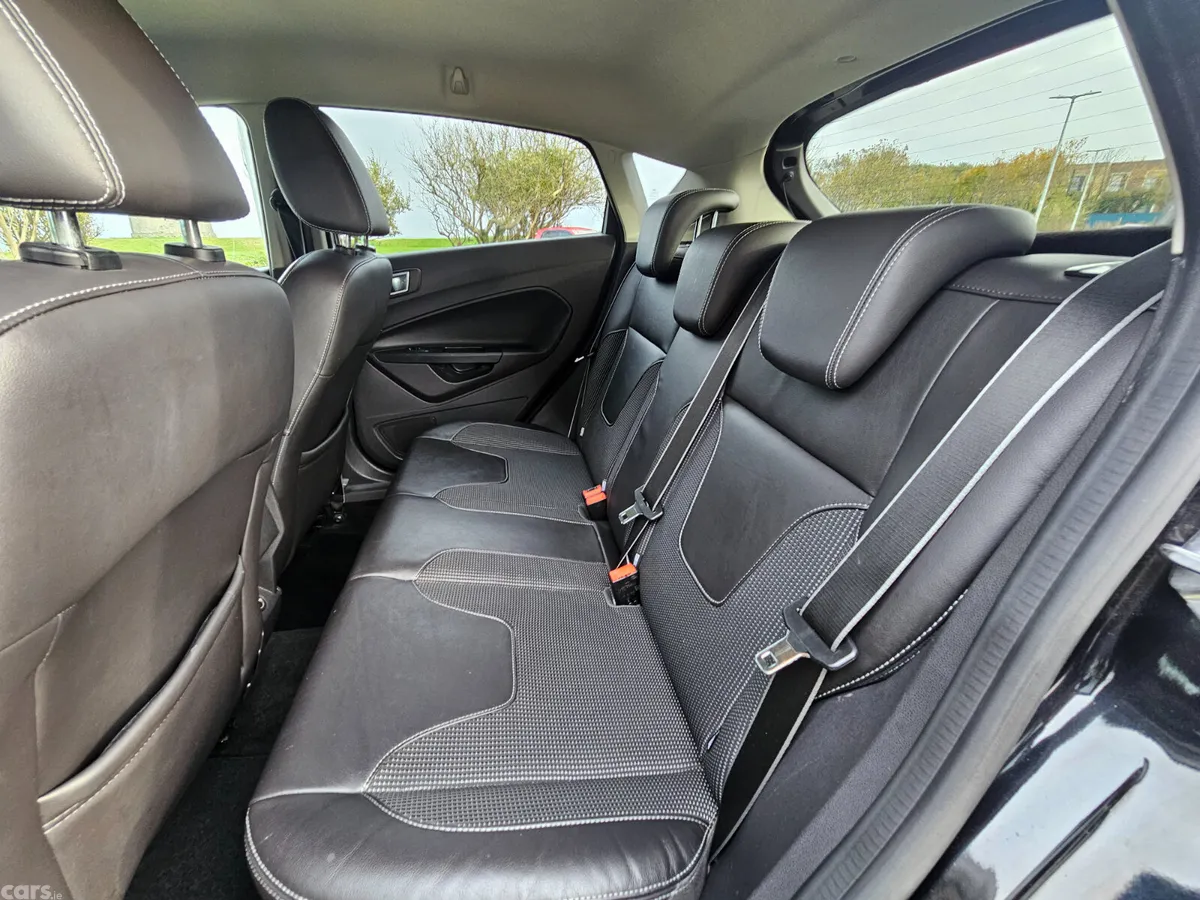 Ford Fiesta Hatchback, Petrol, 2014, Black