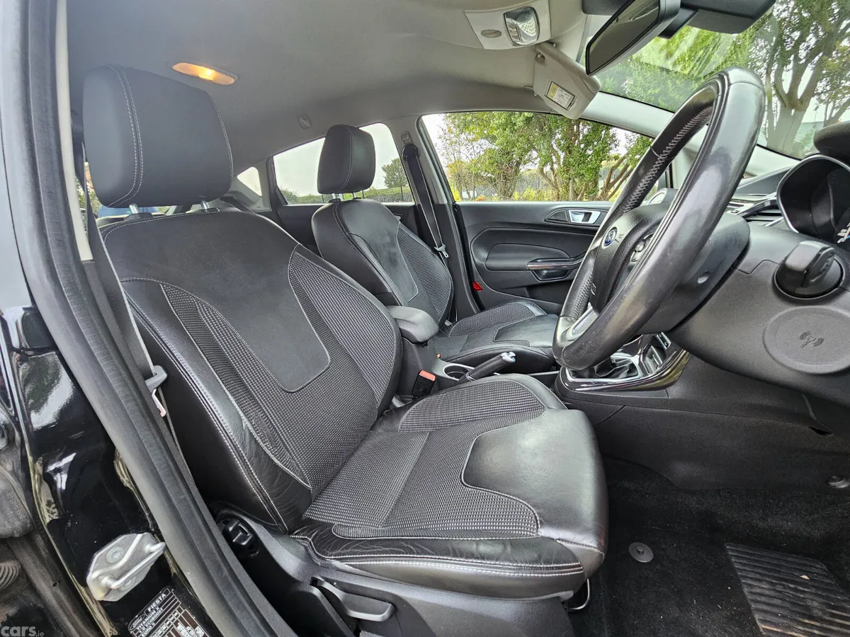 Ford Fiesta Hatchback, Petrol, 2014, Black