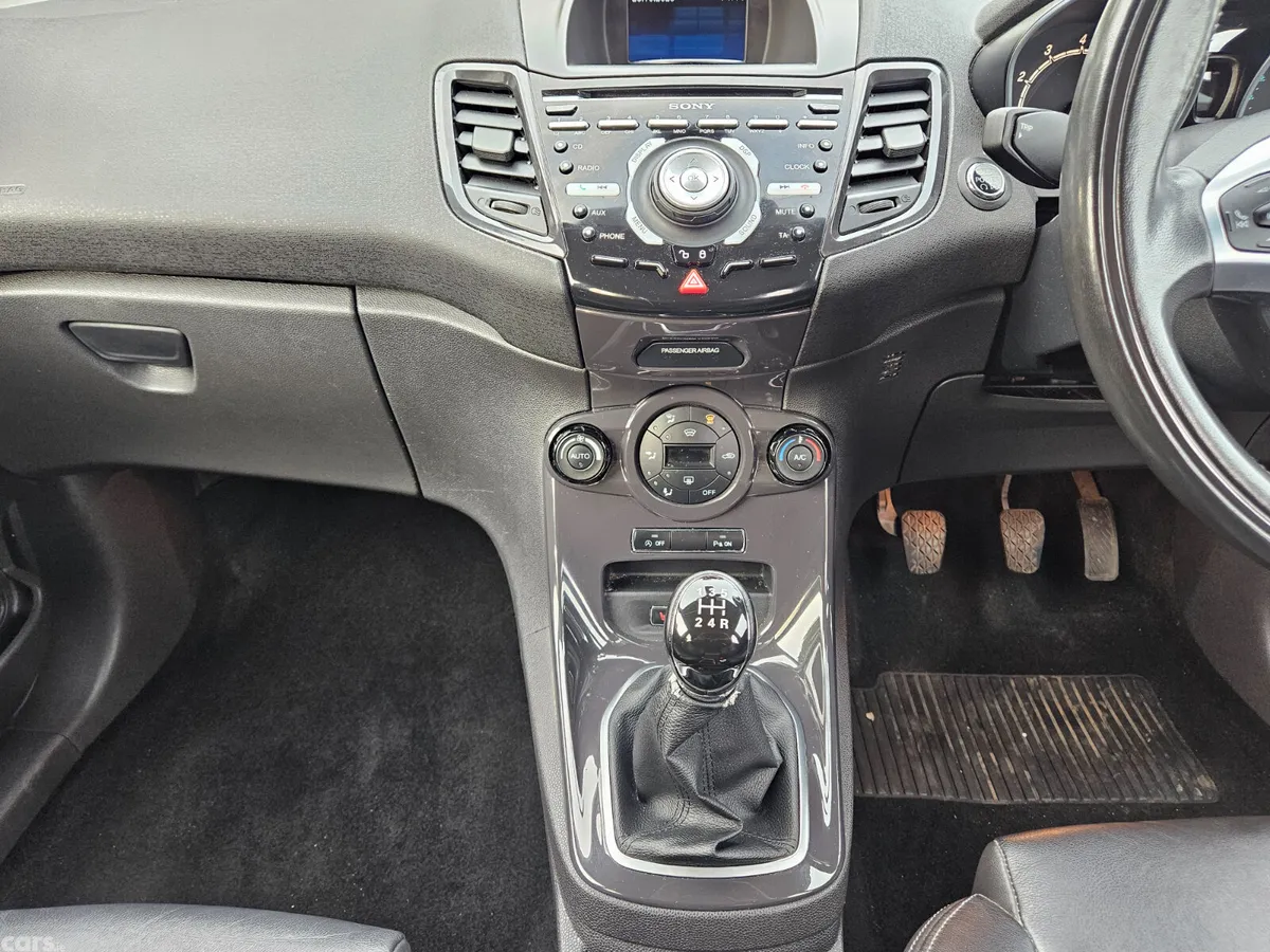 Ford Fiesta Hatchback, Petrol, 2014, Black