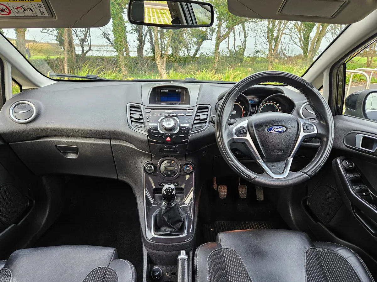 Ford Fiesta Hatchback, Petrol, 2014, Black