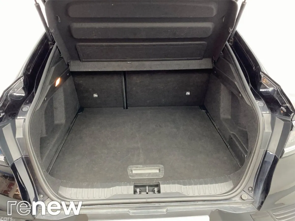 Renault Arkana Hatchback, Petrol Hybrid, 2025, Black