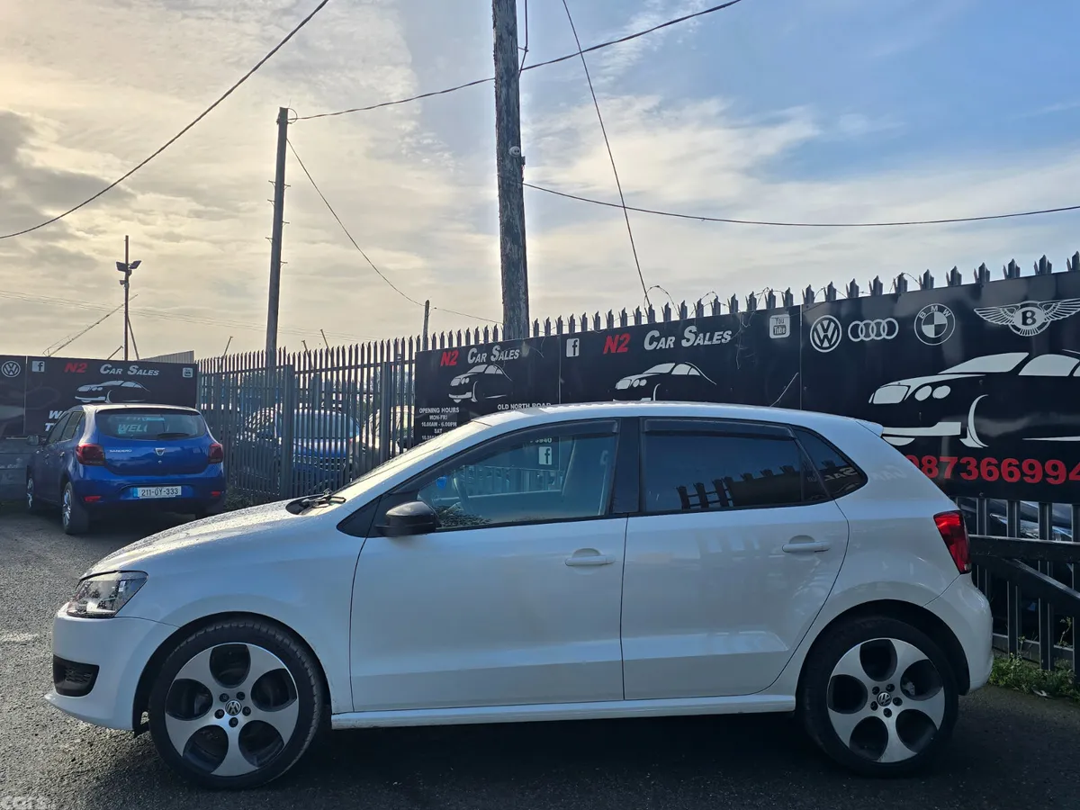 Volkswagen Polo Hatchback, Petrol, 2014, White