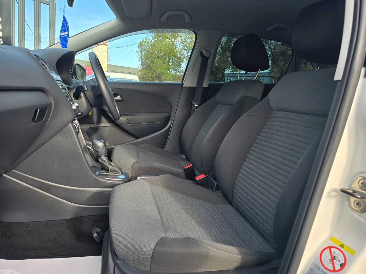 Volkswagen Polo Hatchback, Petrol, 2014, White