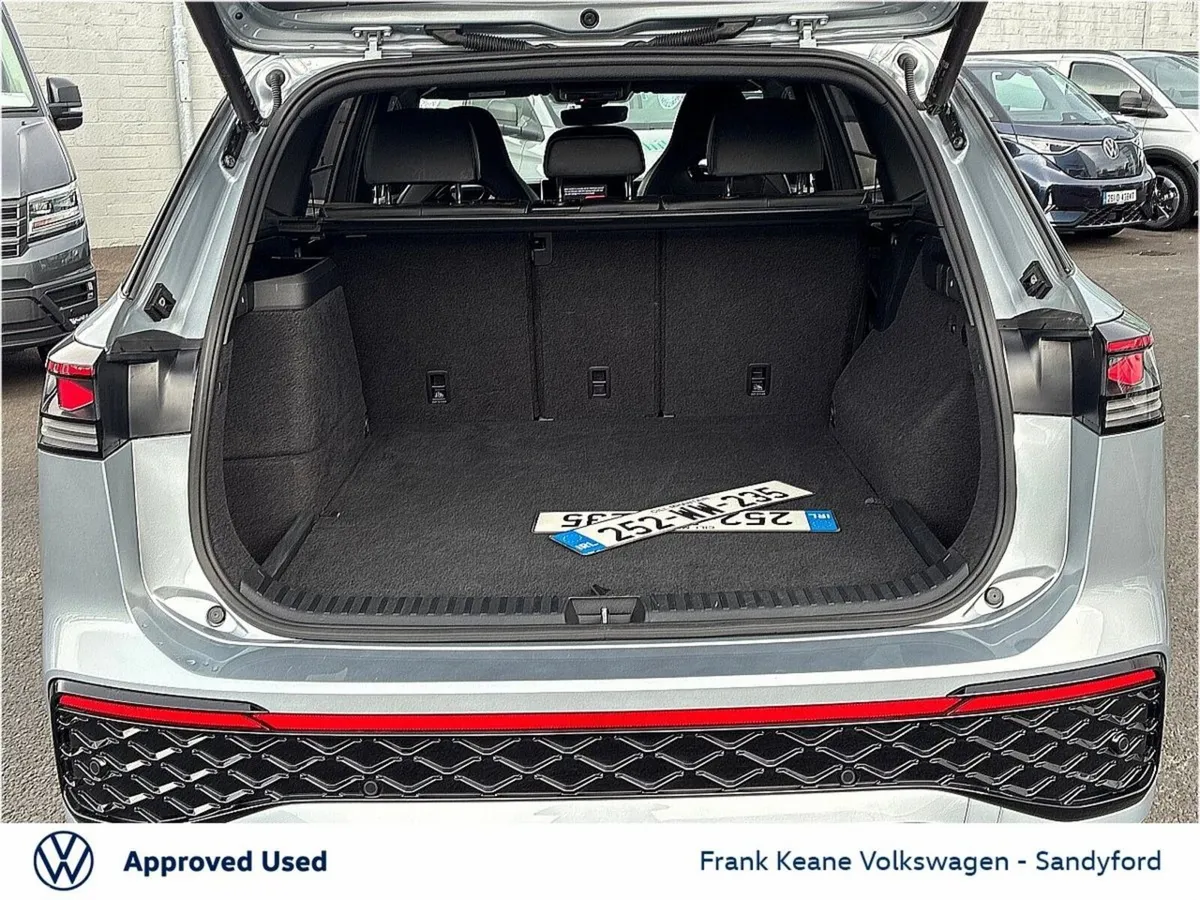 Volkswagen Tayron Estate, Petrol Plug-in Hybrid, 2025, Silver