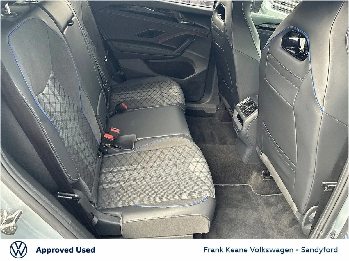 Volkswagen Tayron Estate, Petrol Plug-in Hybrid, 2025, Silver
