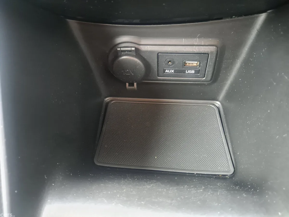 Hyundai ix20 MPV, Petrol, 2018, Red