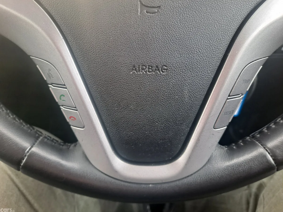 Hyundai ix20 MPV, Petrol, 2018, Red