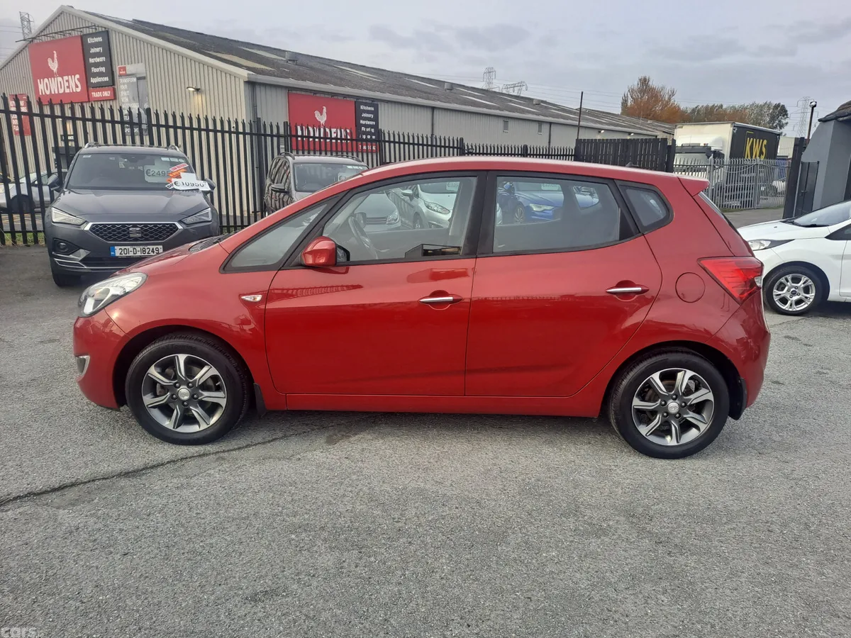 Hyundai ix20 MPV, Petrol, 2018, Red