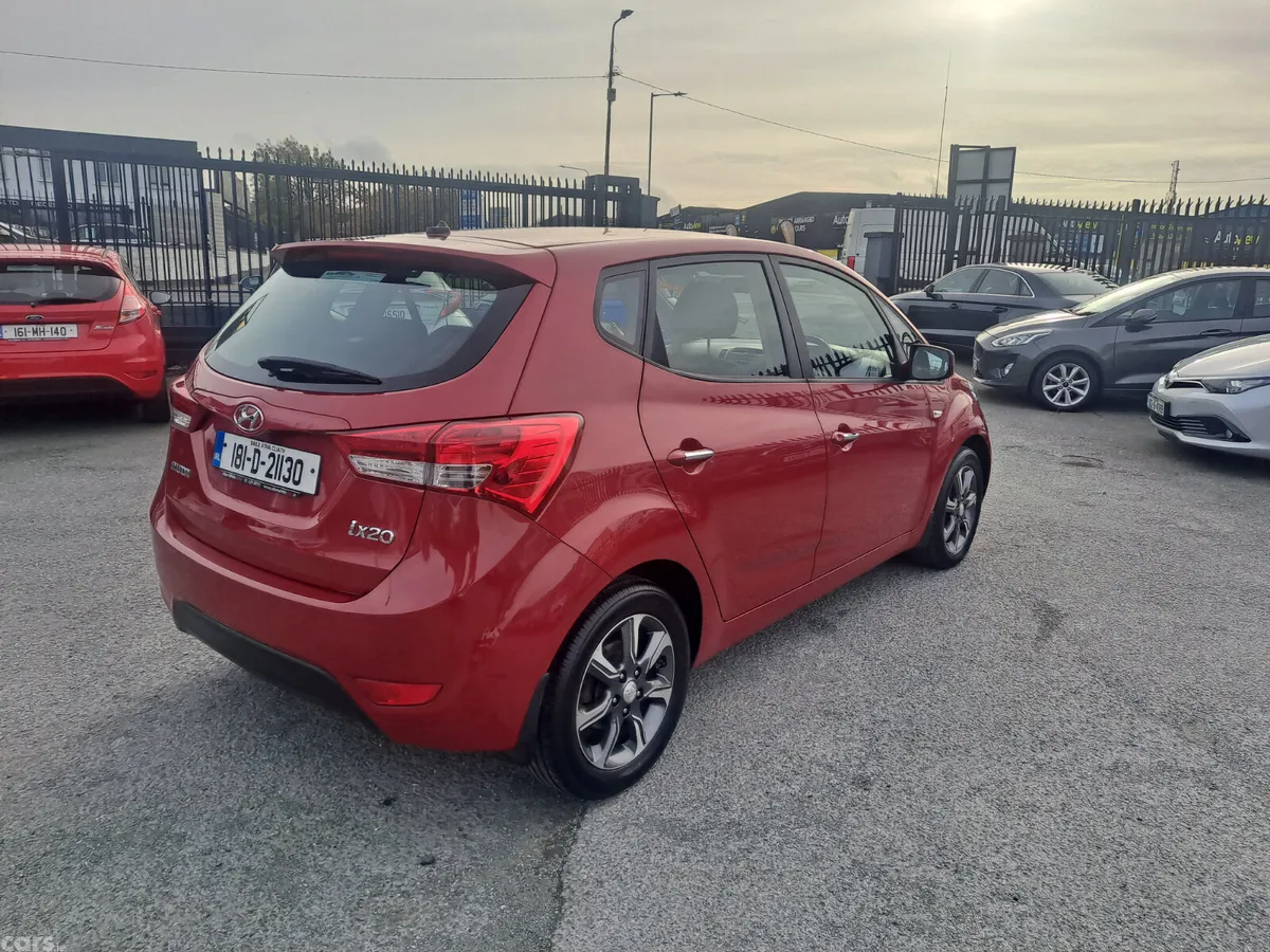 Hyundai ix20 MPV, Petrol, 2018, Red