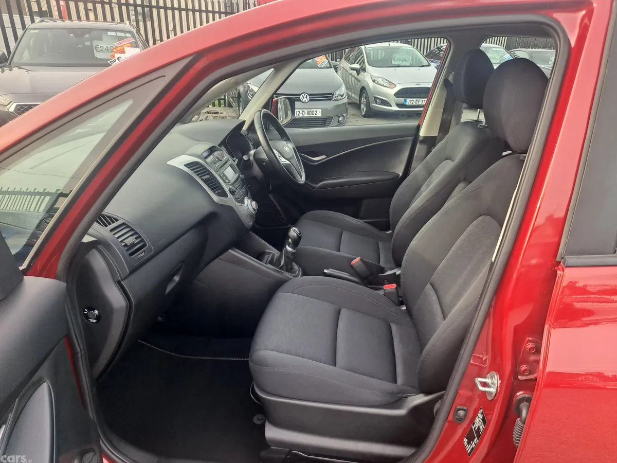 Hyundai ix20 MPV, Petrol, 2018, Red