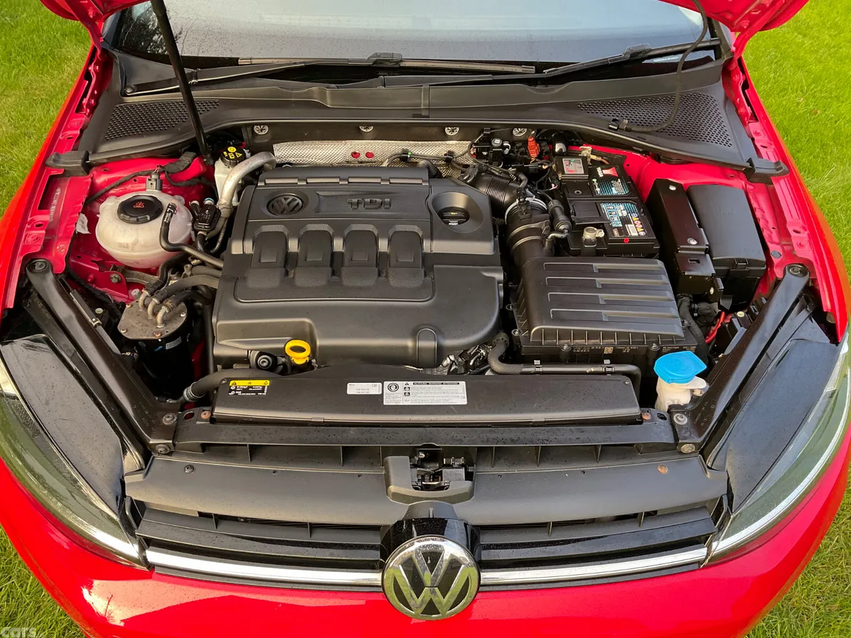 Volkswagen Golf Hatchback, Diesel, 2017, Red