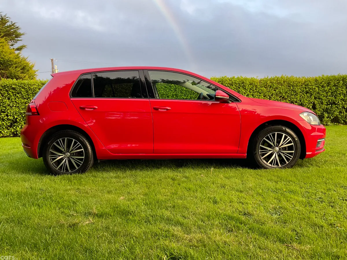 Volkswagen Golf Hatchback, Diesel, 2017, Red