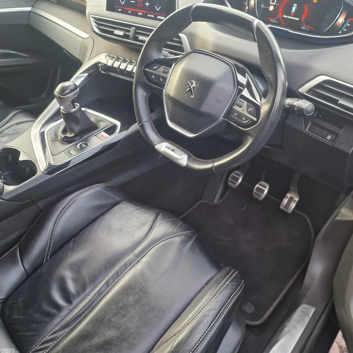 Peugeot 5008 MPV, Petrol, 2018, Blue