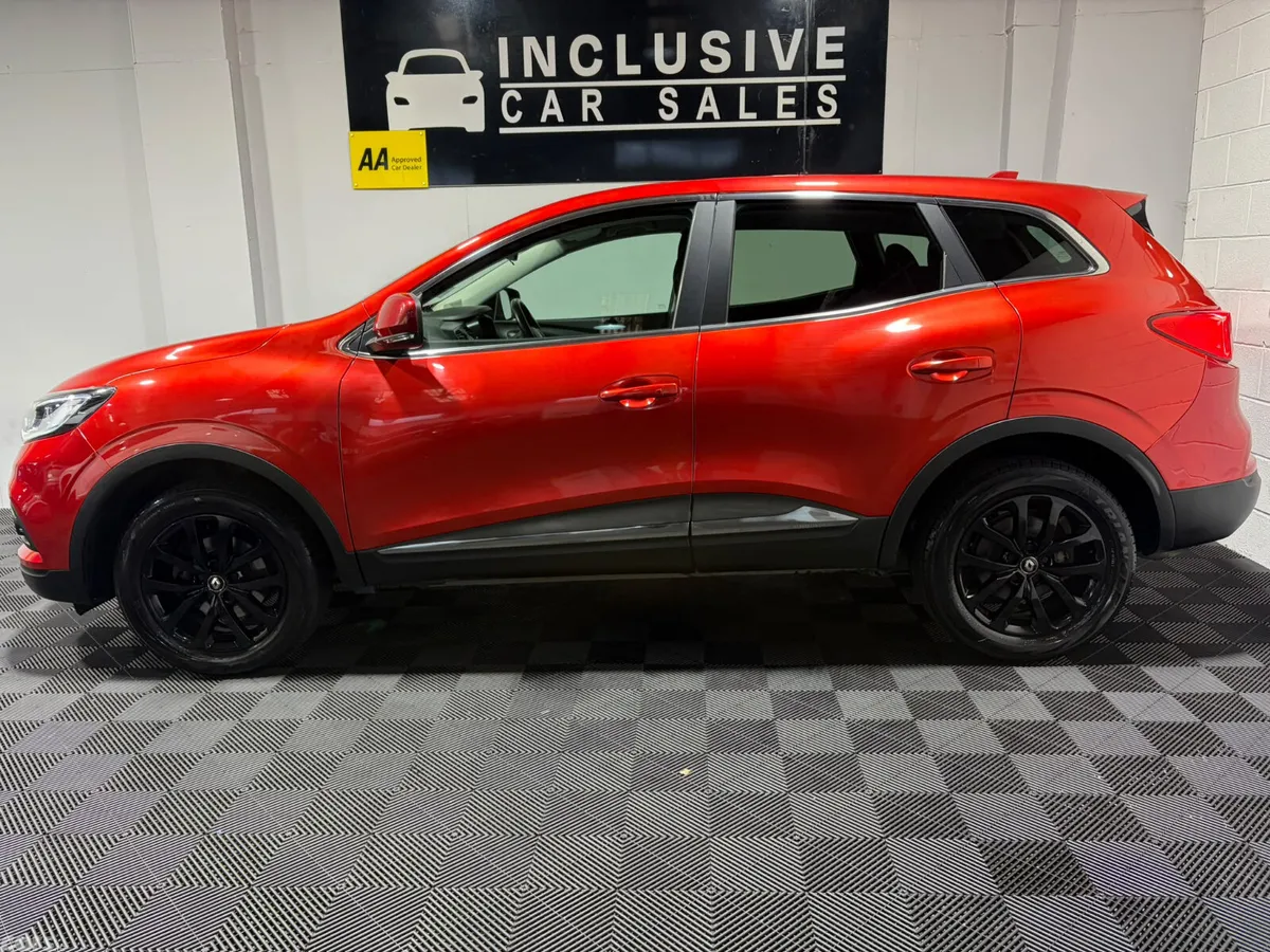 Renault Kadjar SUV, Petrol, 2022, Red