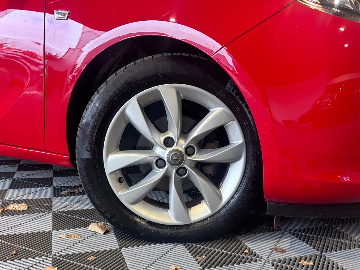 Opel Adam Hatchback, Petrol, 2015, Red