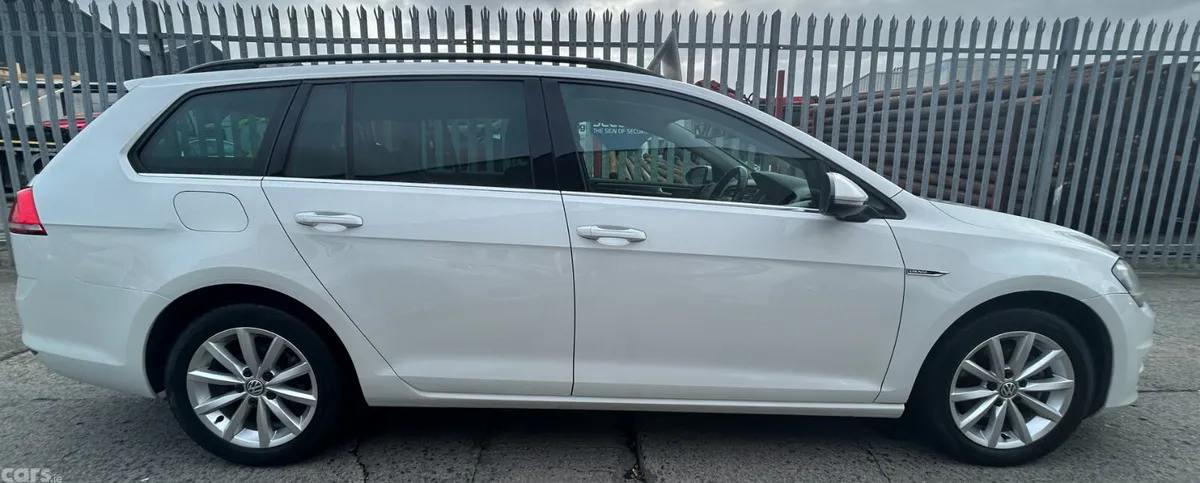 Volkswagen Golf Estate, Petrol, 2016, White
