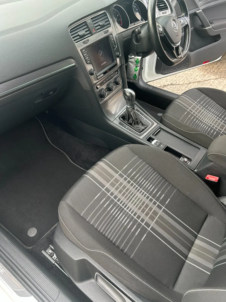 Volkswagen Golf Estate, Petrol, 2016, White