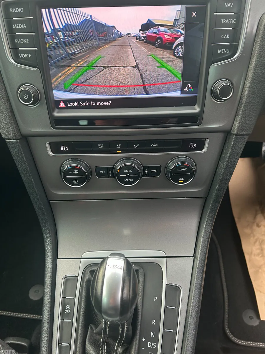 Volkswagen Golf Estate, Petrol, 2016, White