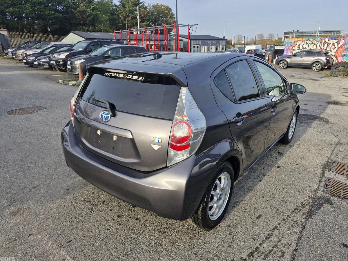 Honda Fit Hatchback, Petrol Hybrid, 2014, White